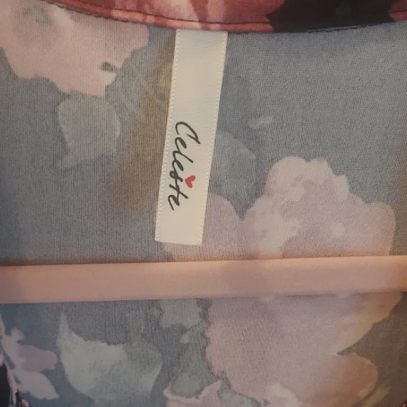 Women's Black Floral V-Neck Long Sleeve Blouse - Picture 2 of 3